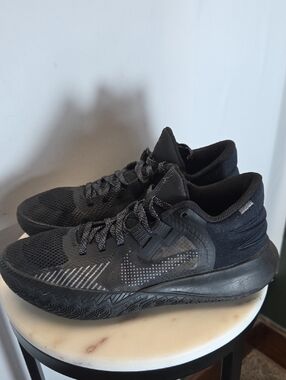 Nike Kyrie Flytrap V Black Mesh Basketball Sneakers Size 8